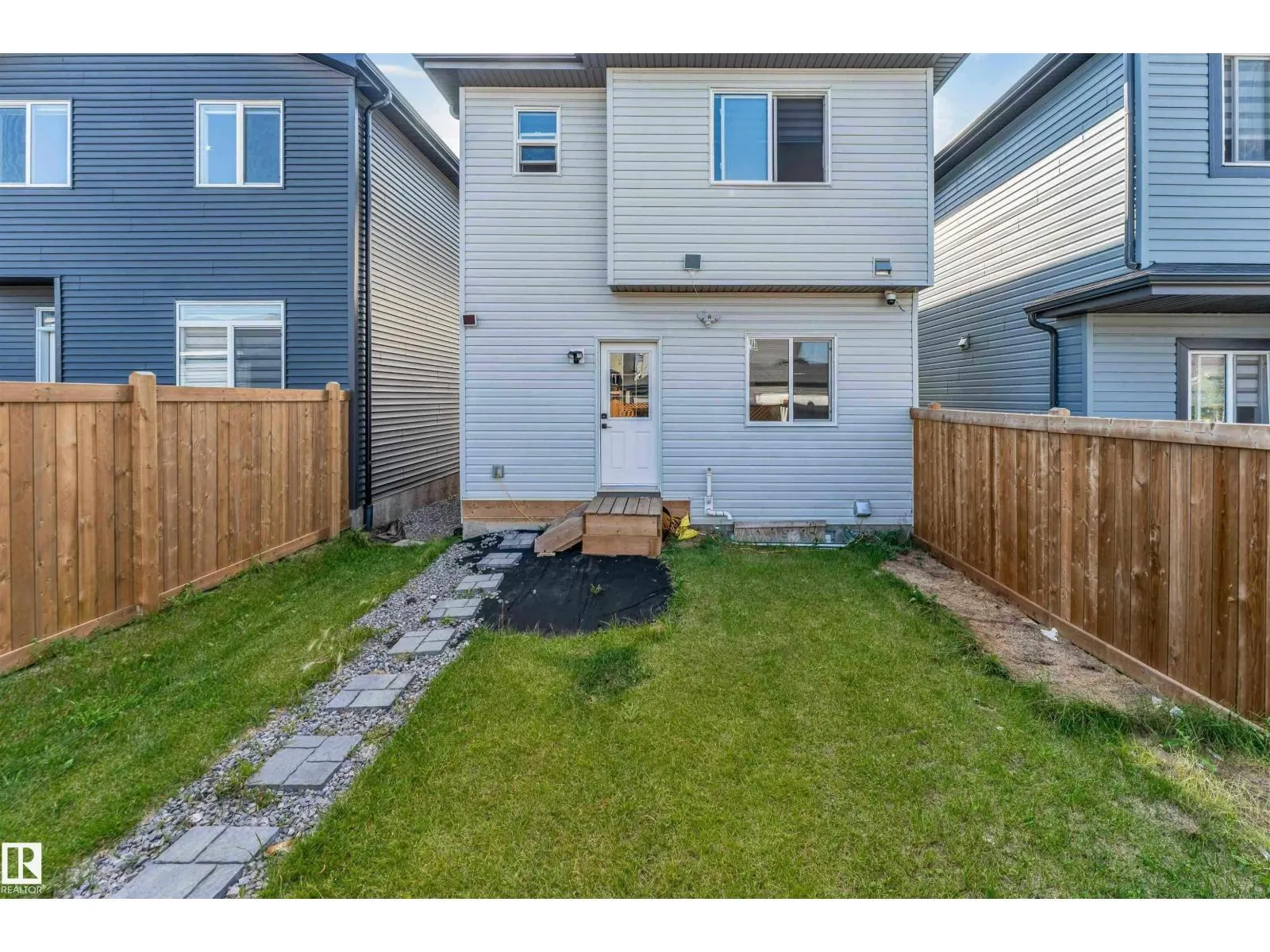 1263 Watt DR SW