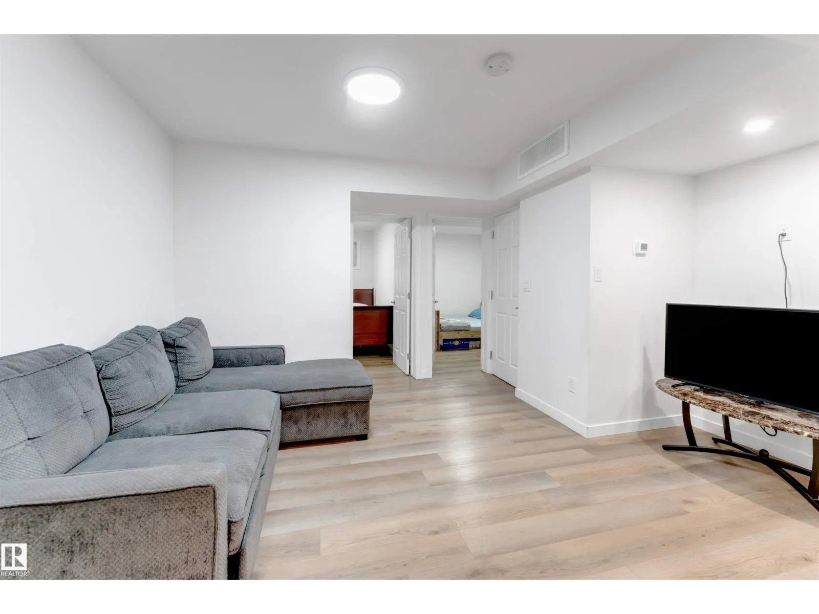 1263 Watt DR SW