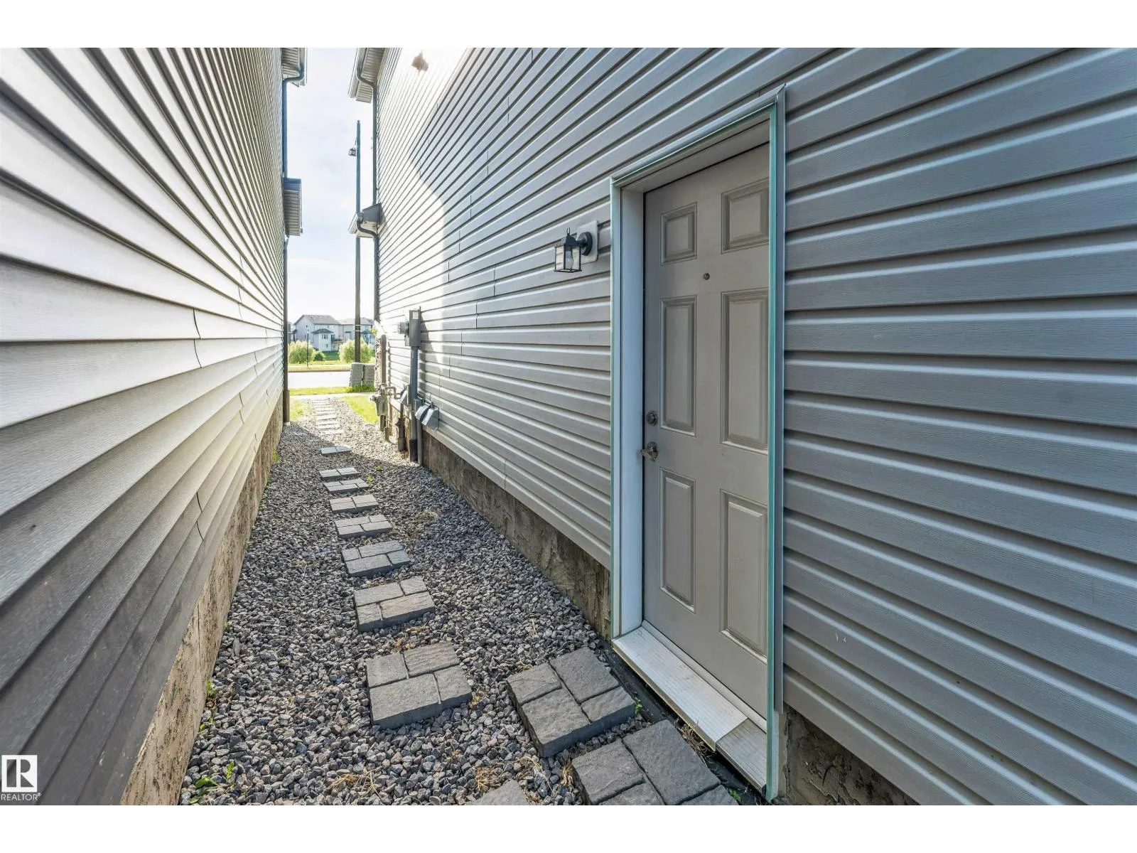 1263 Watt DR SW