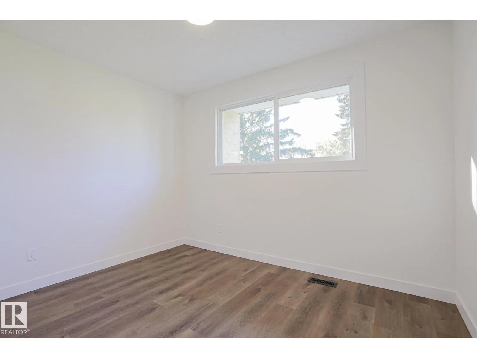 3237 132A AV NW