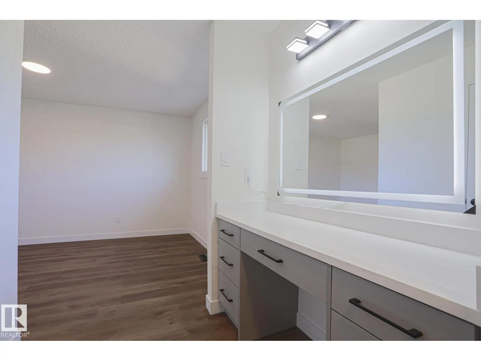 3237 132A AV NW