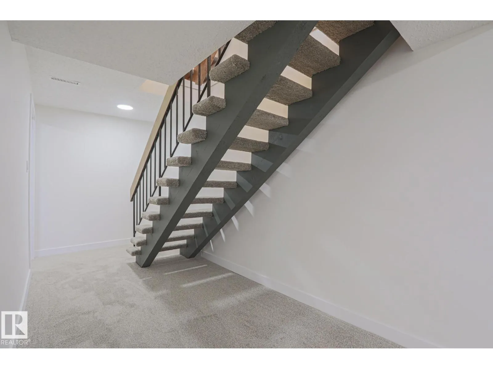 3237 132A AV NW