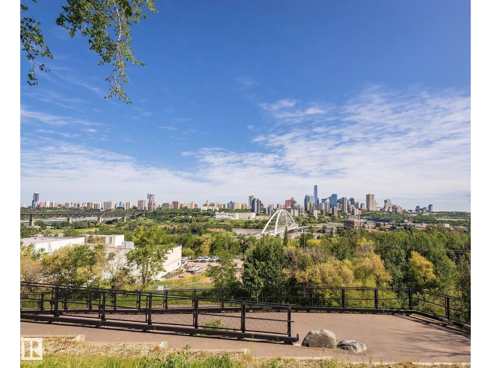 10922 84 AV NW