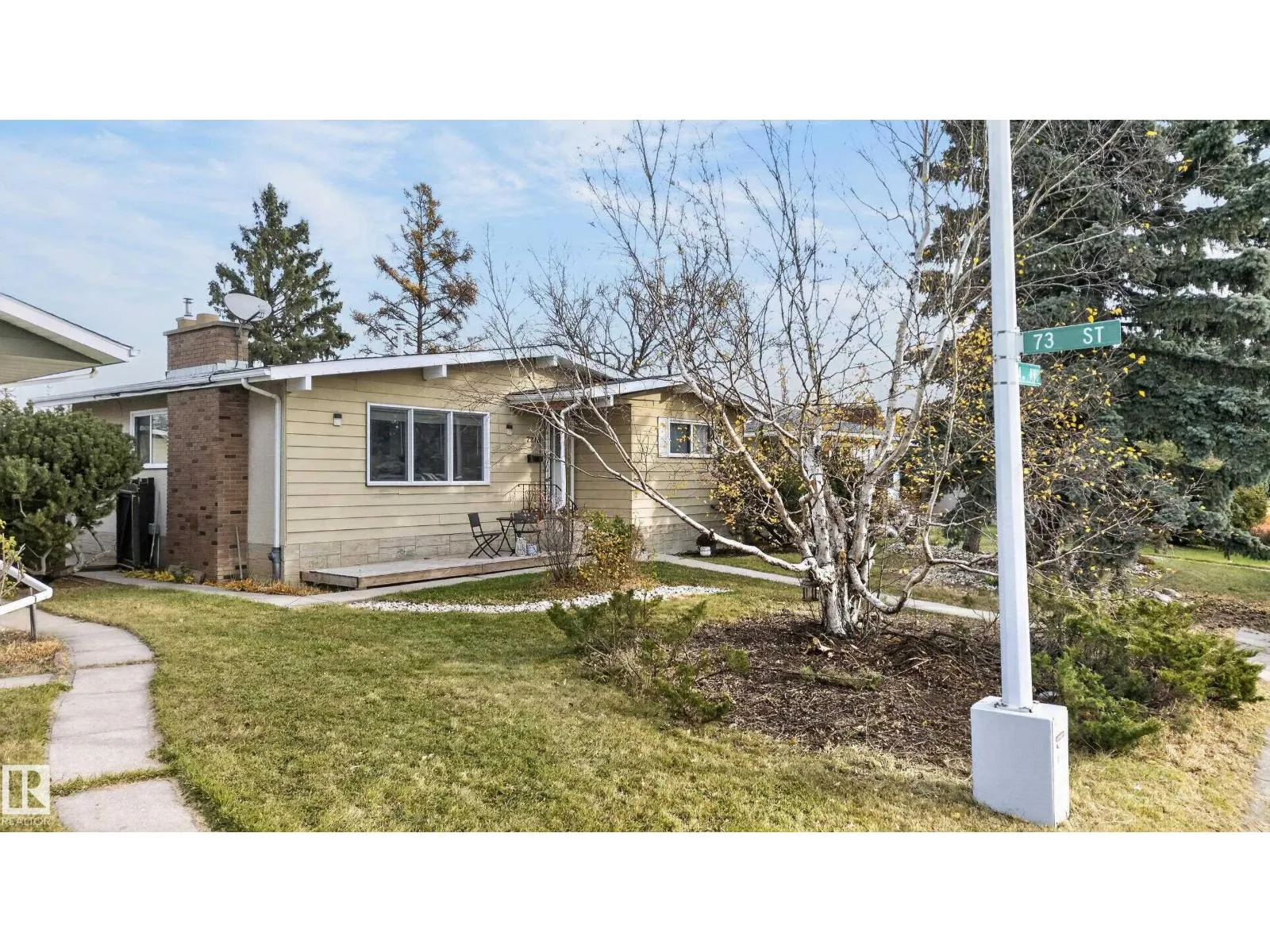 7216 44 AV NW NW