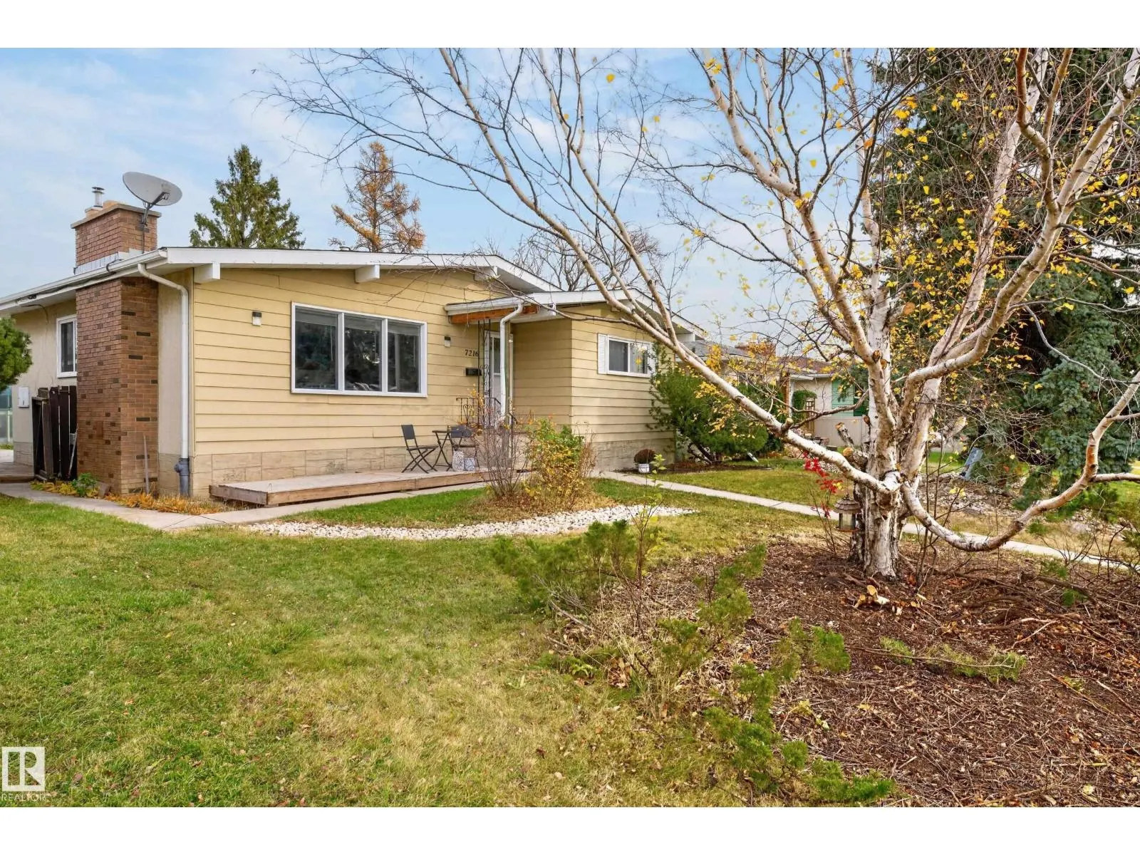 7216 44 AV NW NW