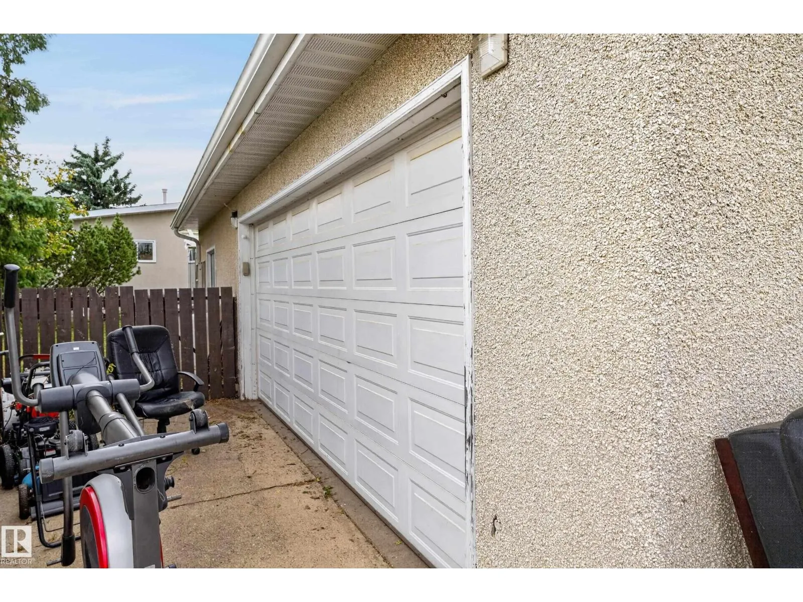 7216 44 AV NW NW