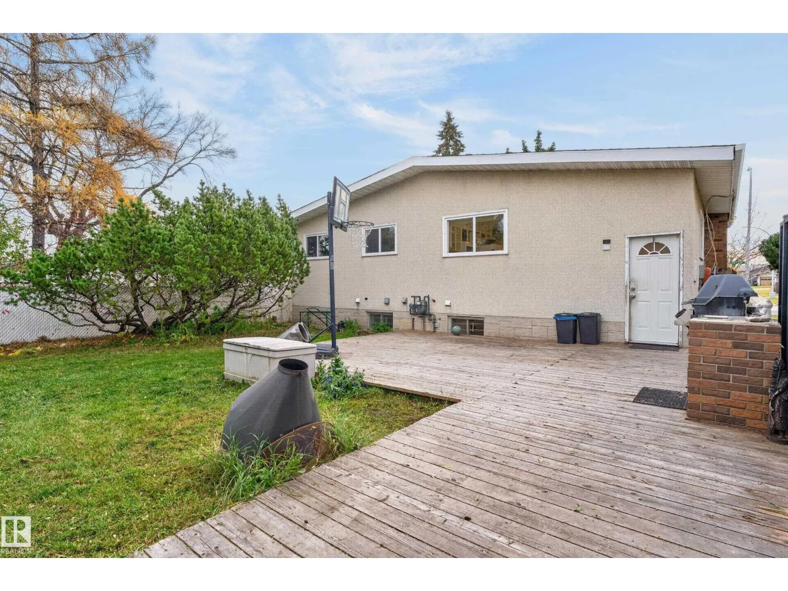 7216 44 AV NW NW