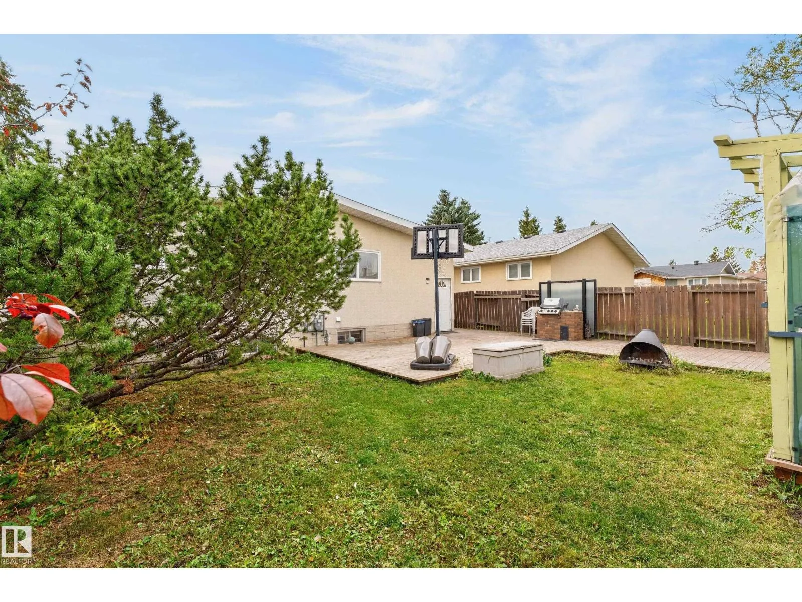 7216 44 AV NW NW
