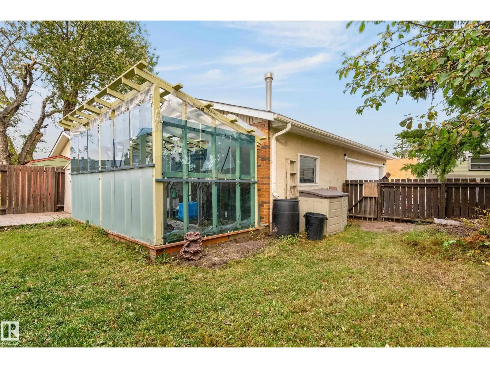 7216 44 AV NW NW