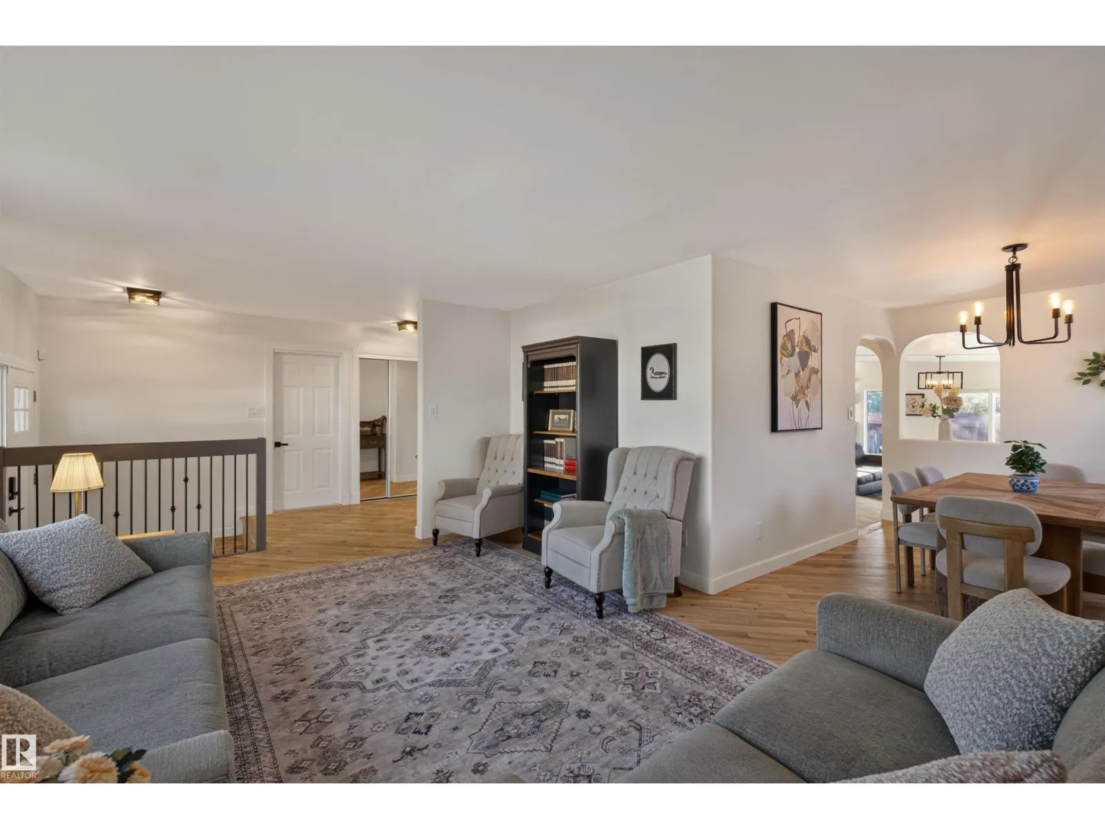 10563 35 AVE NW