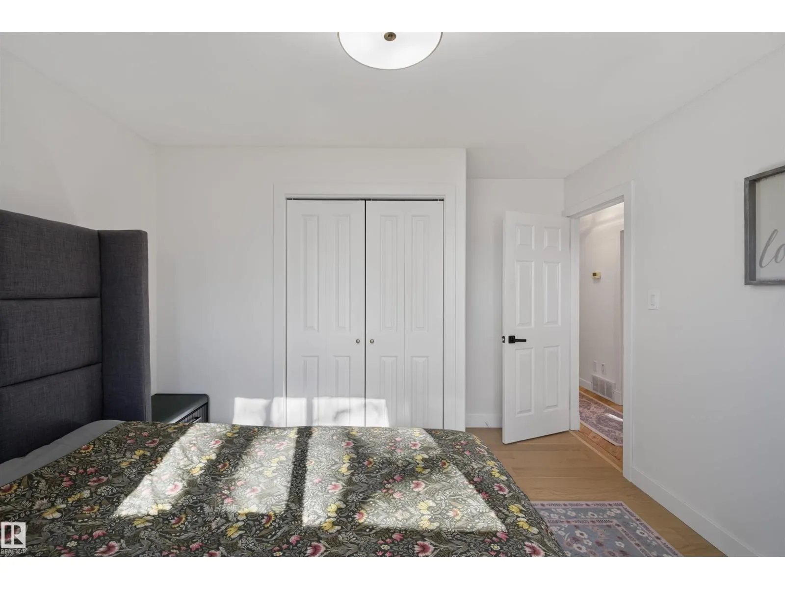 10563 35 AVE NW