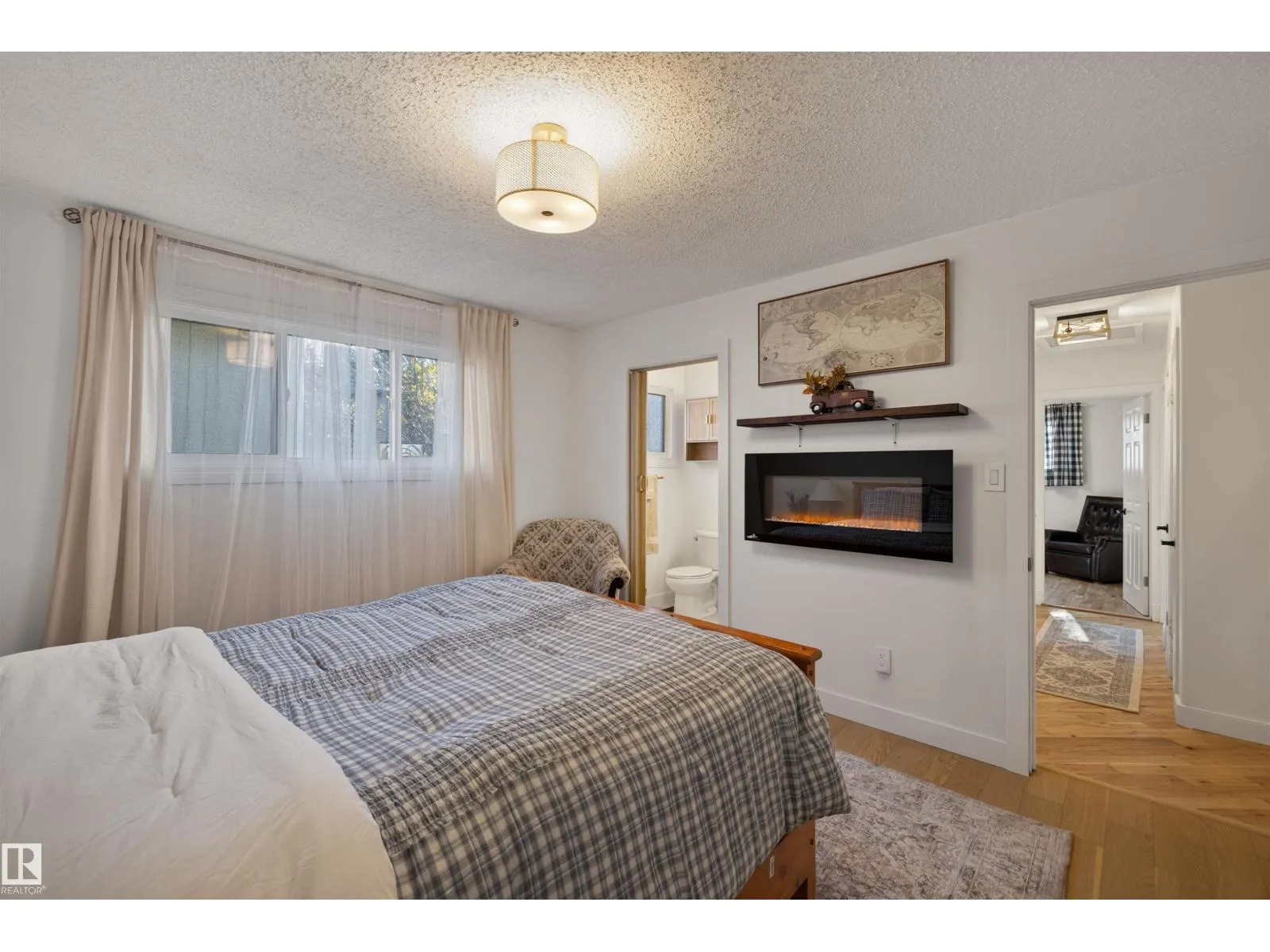 10563 35 AVE NW