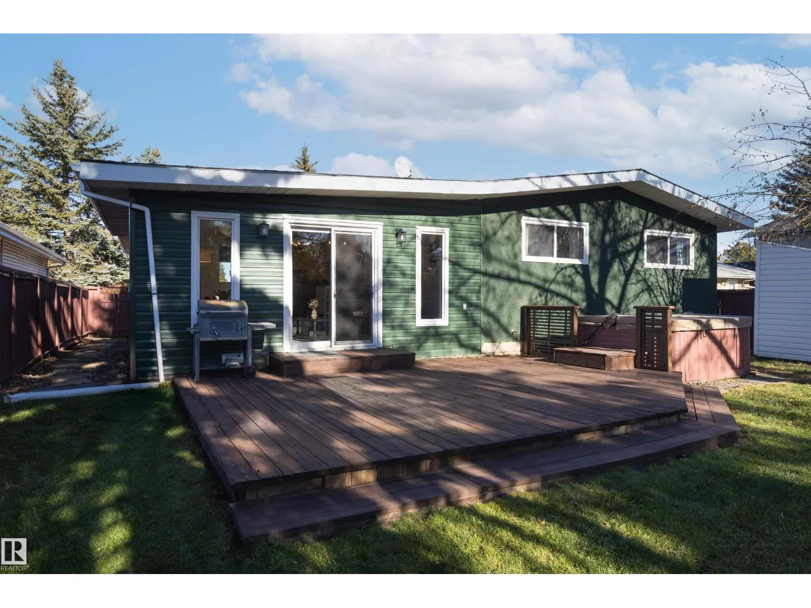 10563 35 AVE NW