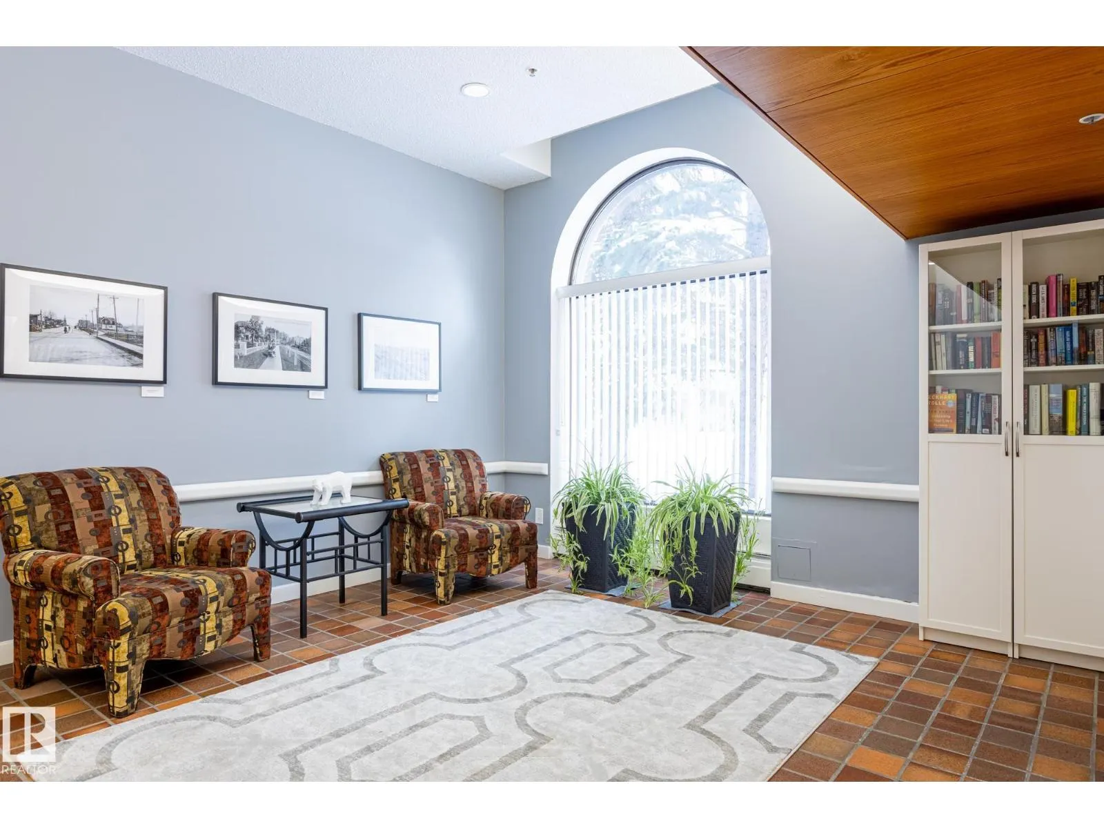 #9A 10050 118 ST NW NW