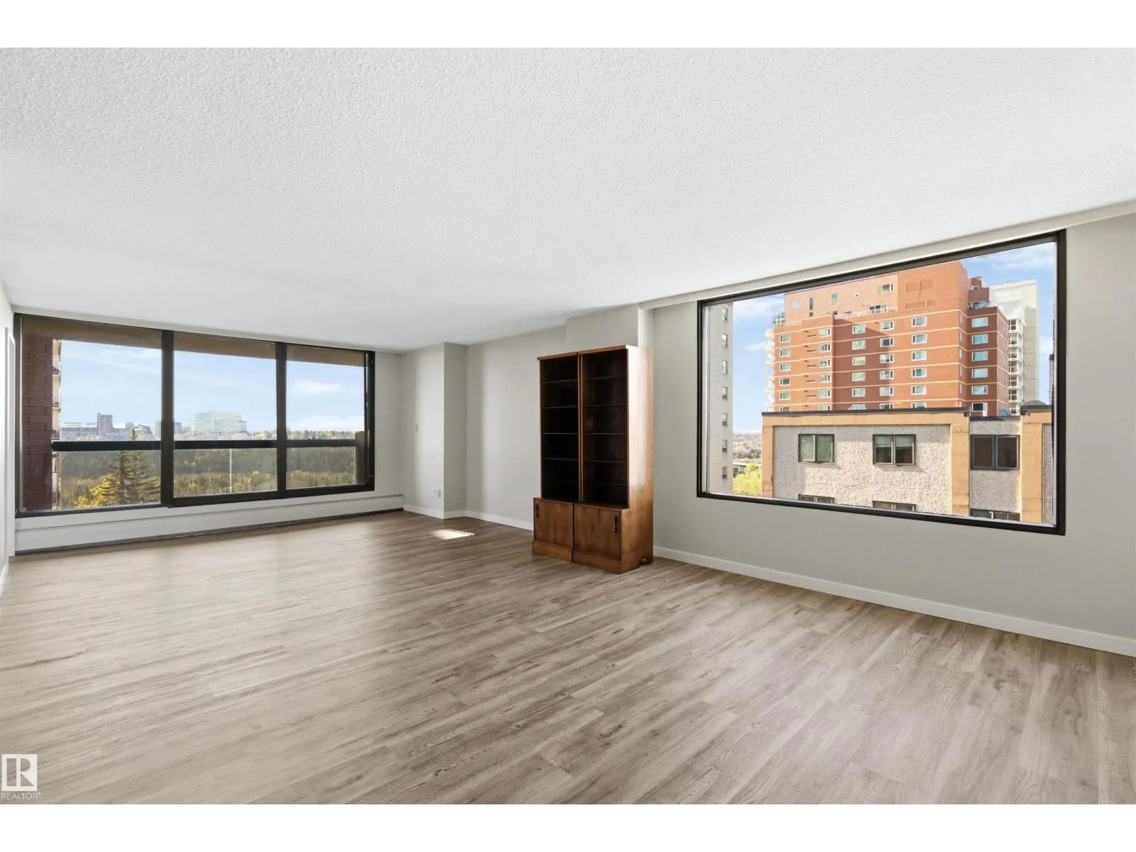#9A 10050 118 ST NW NW
