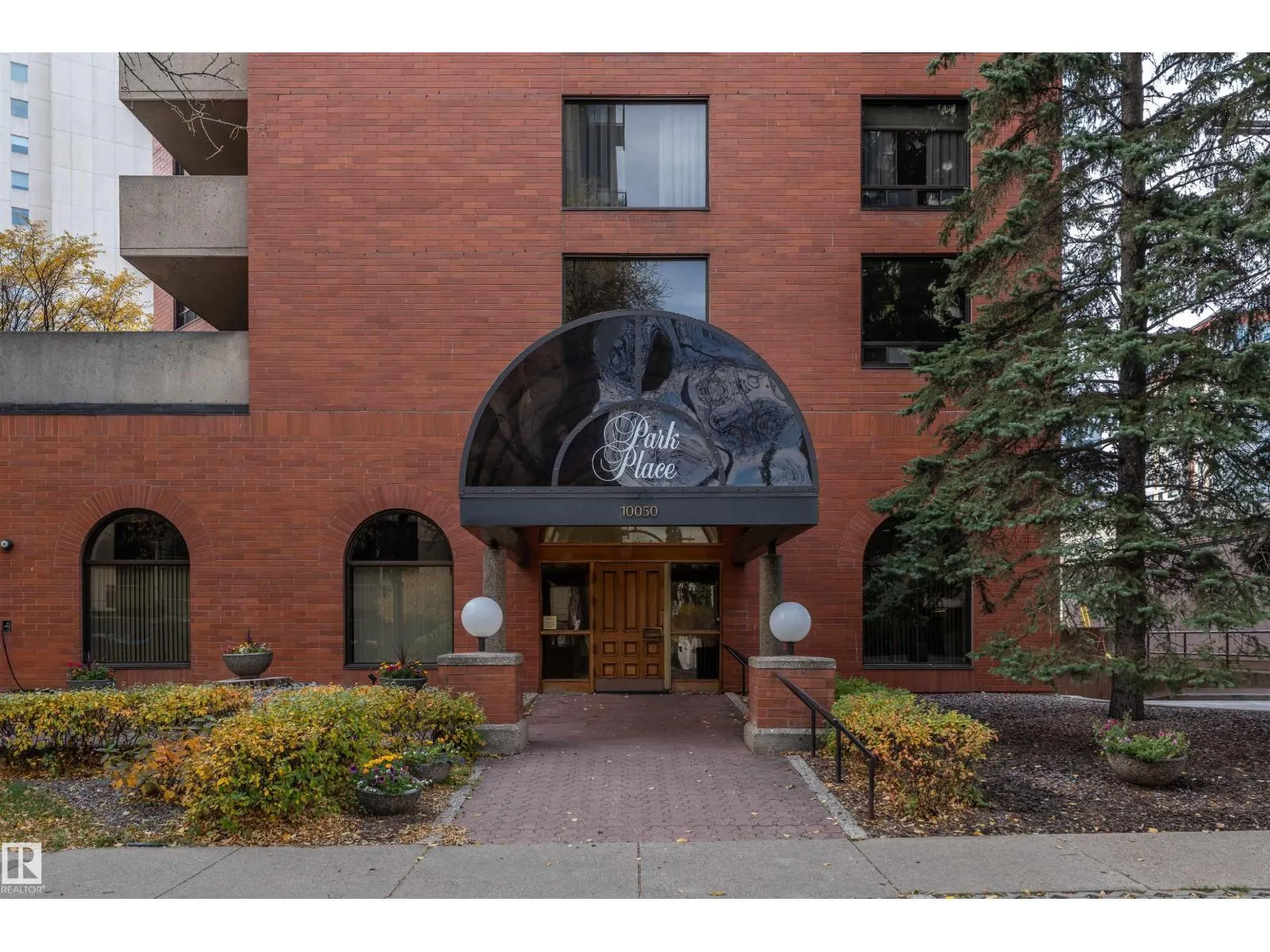 #9A 10050 118 ST NW NW