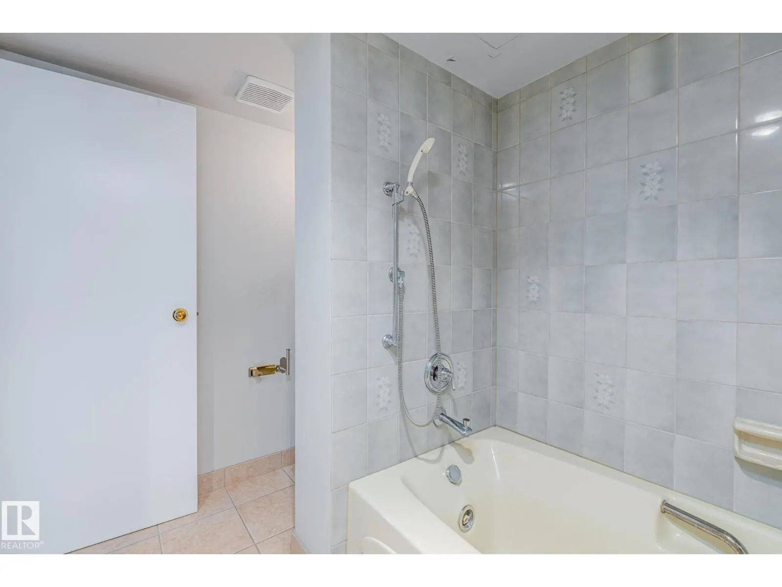 #9A 10050 118 ST NW NW