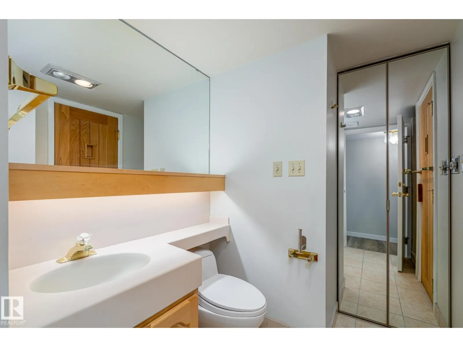 #9A 10050 118 ST NW NW