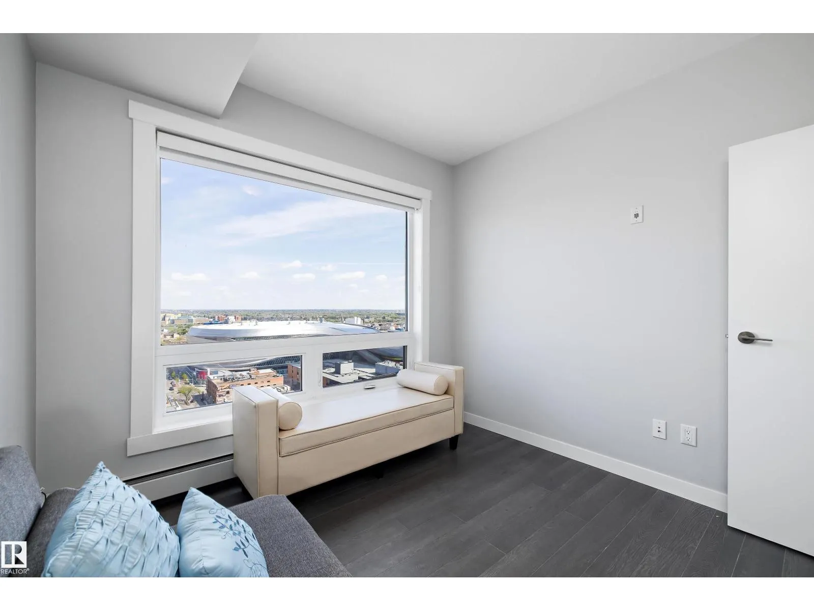 #1804 10226 104 ST NW