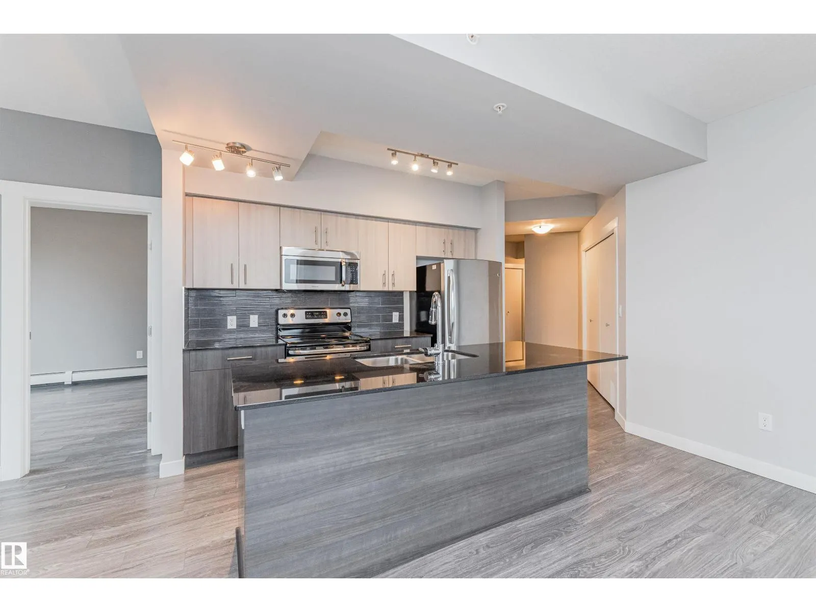 #1804 10226 104 ST NW