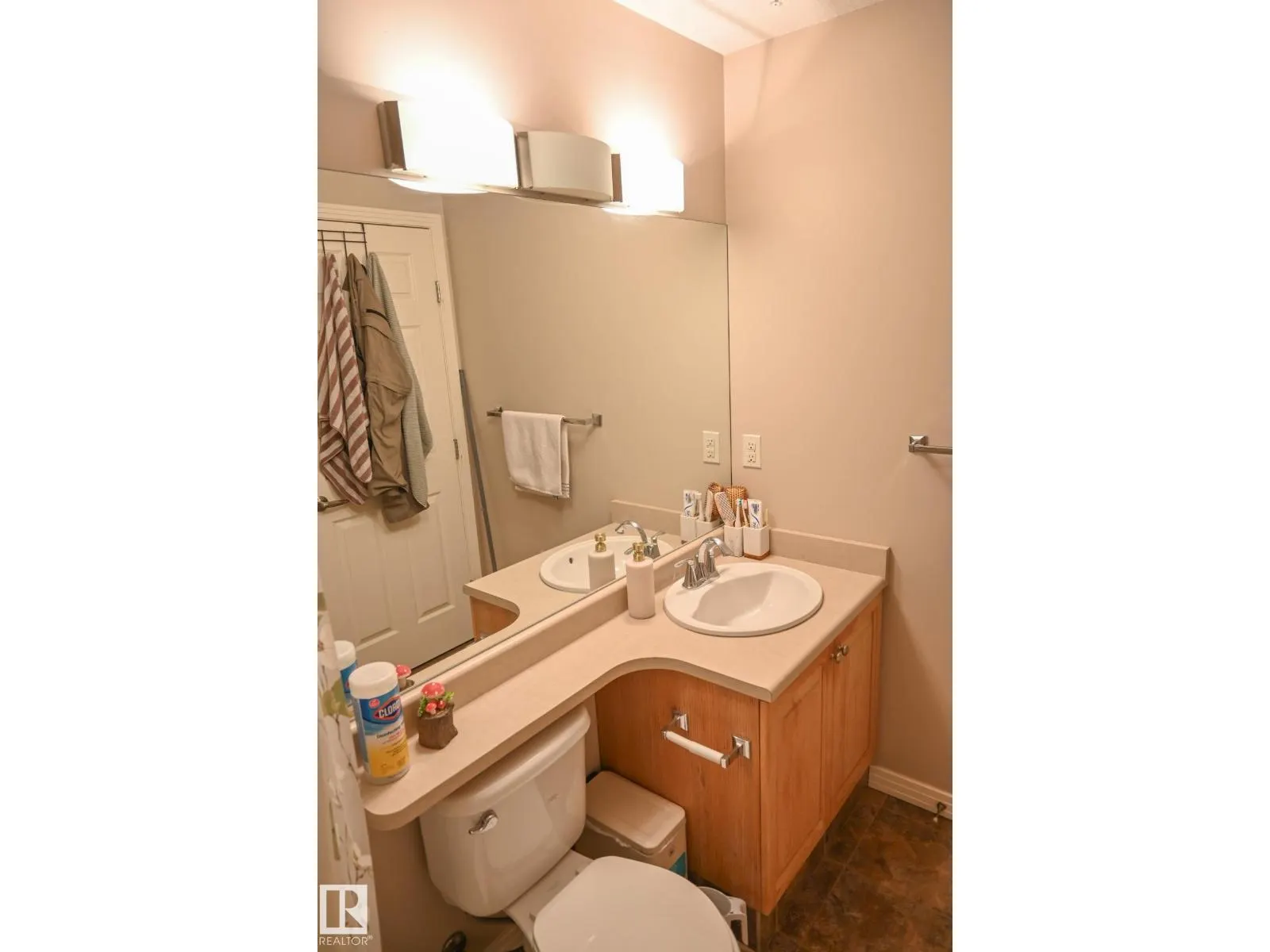 #316 5005 165 AV NW
