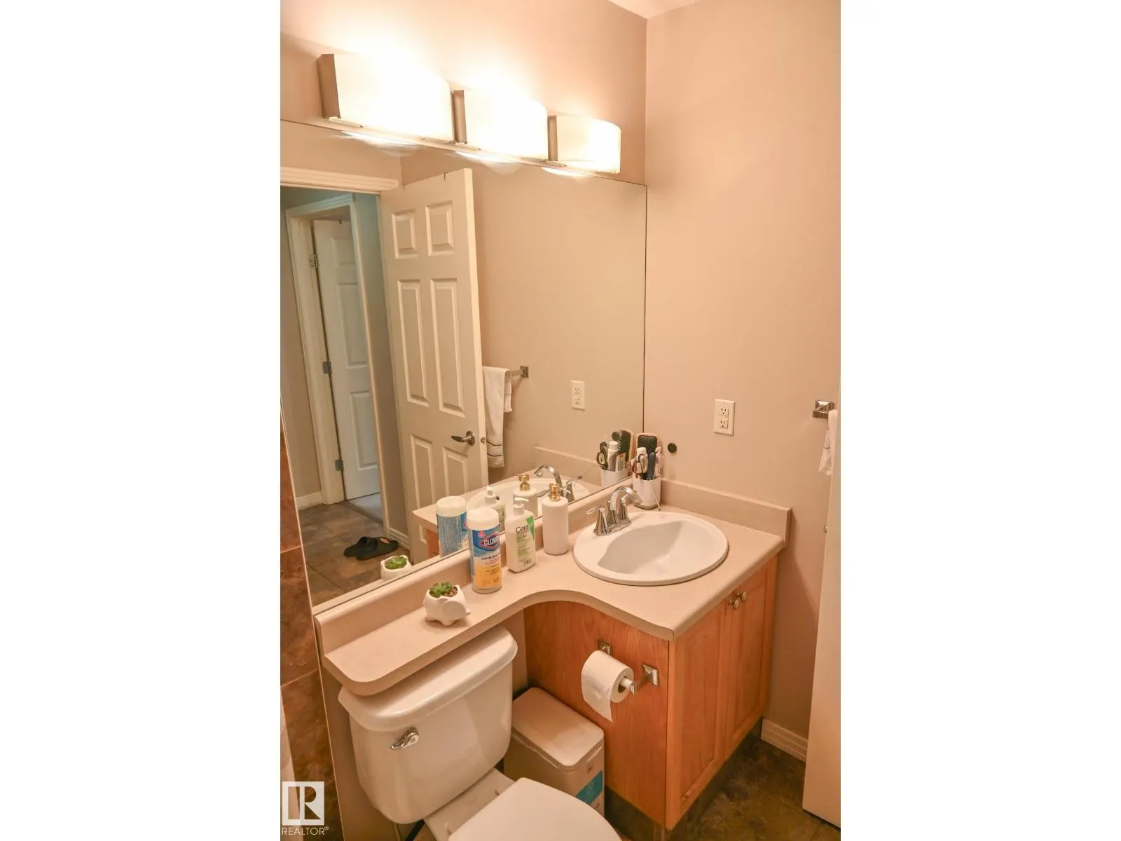 #316 5005 165 AV NW