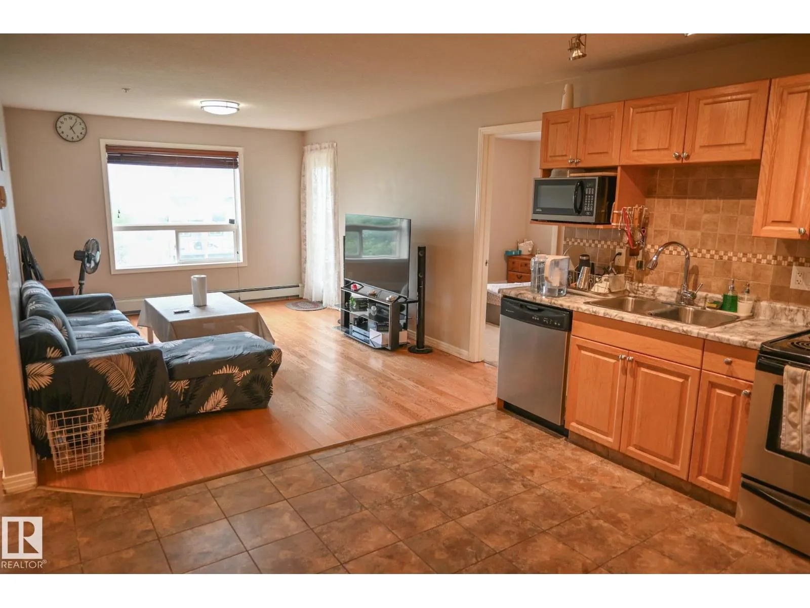 #316 5005 165 AV NW