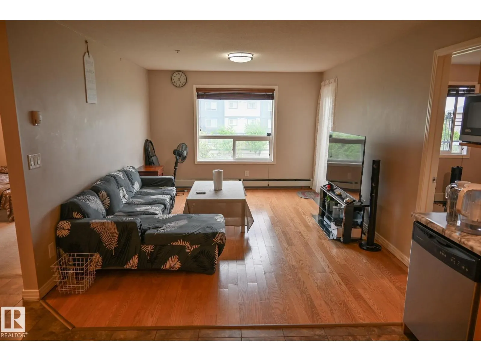 #316 5005 165 AV NW