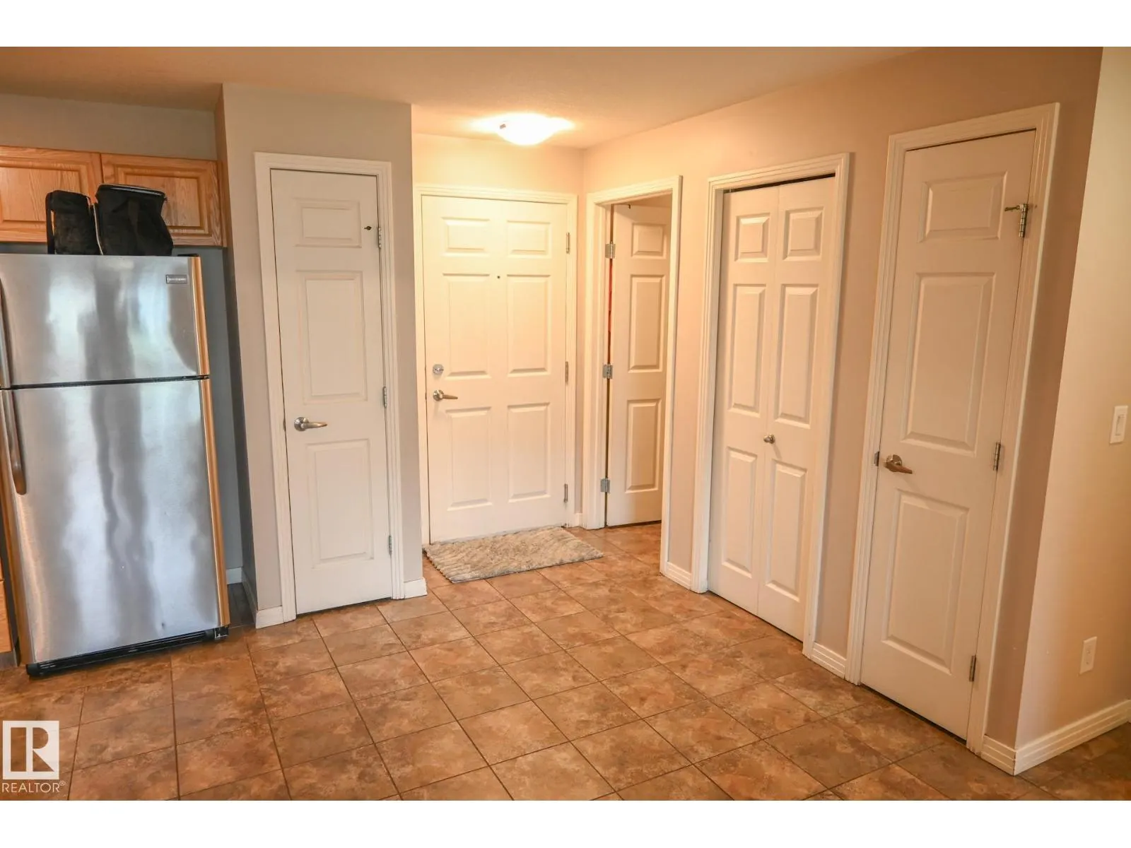 #316 5005 165 AV NW