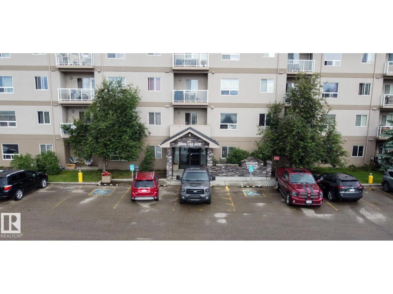 #316 5005 165 AV NW