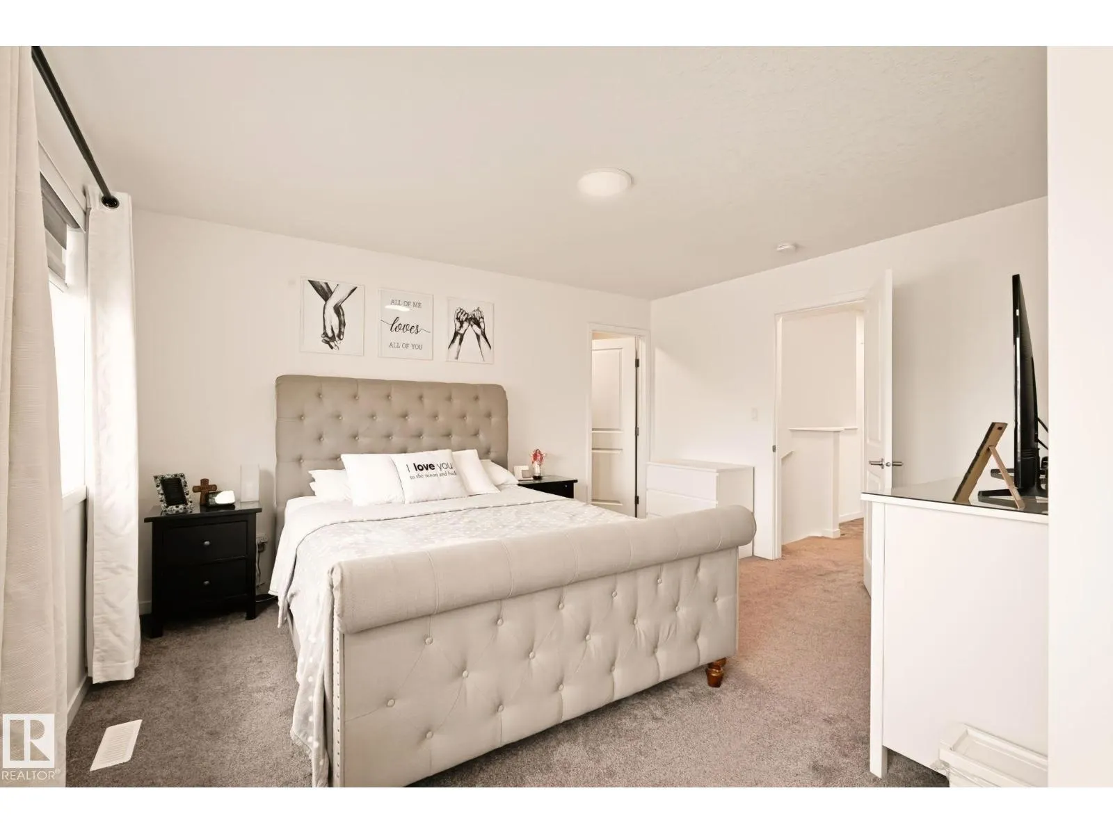 9507 228 ST NW