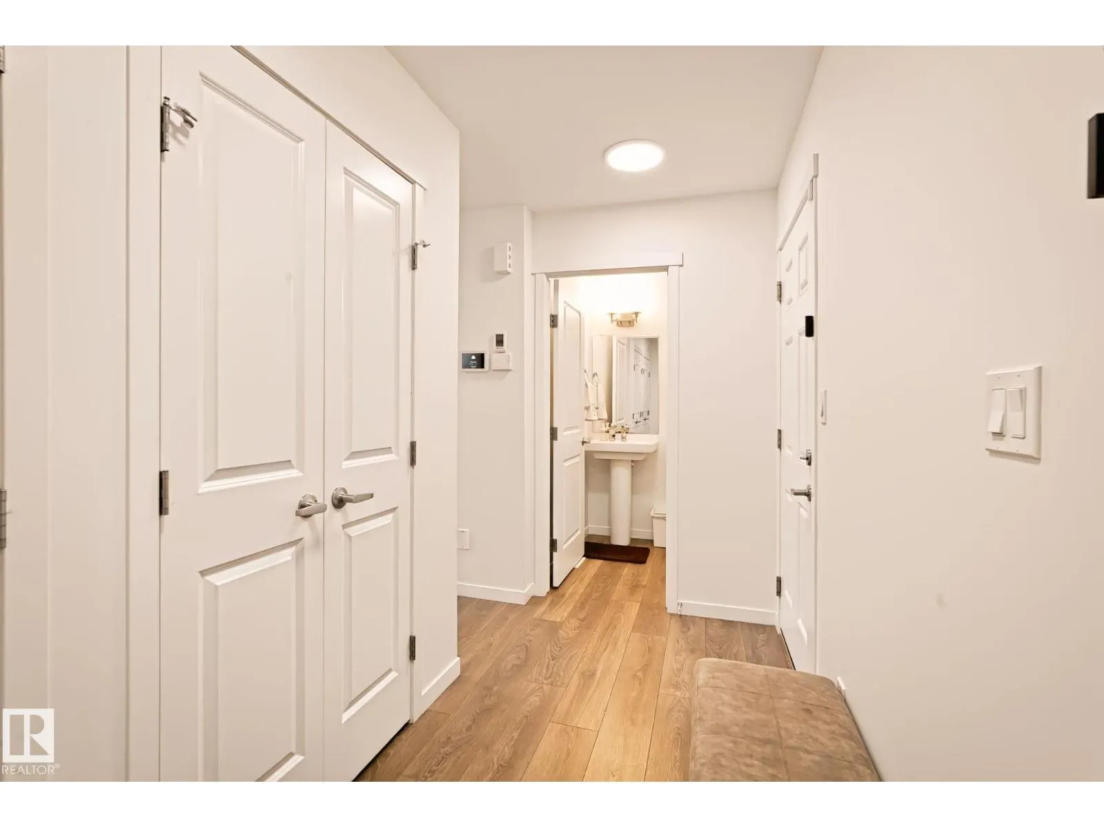 9507 228 ST NW