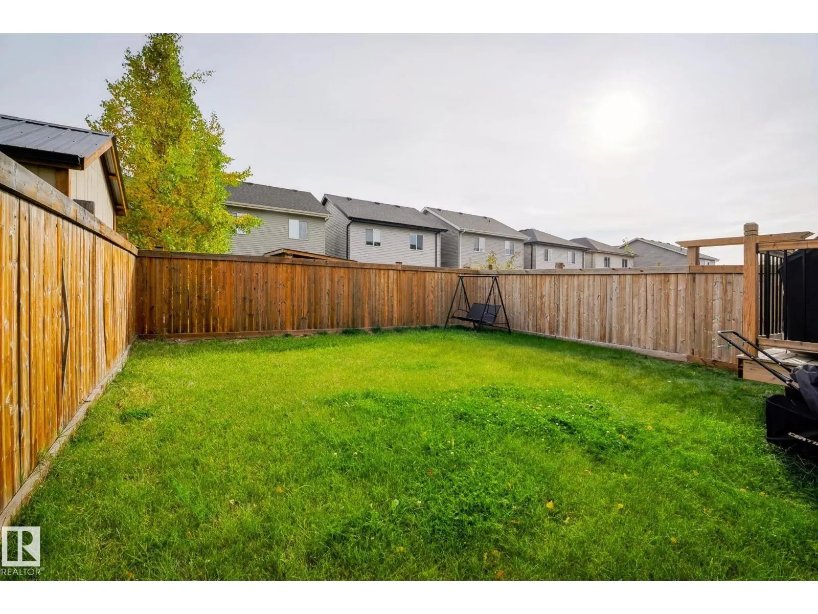 9507 228 ST NW