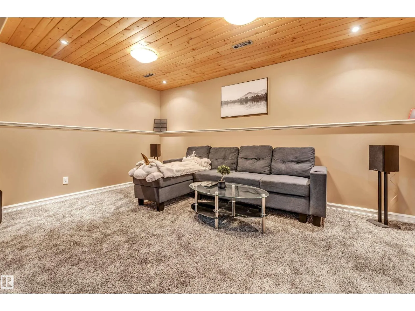 1828 36 AV NW