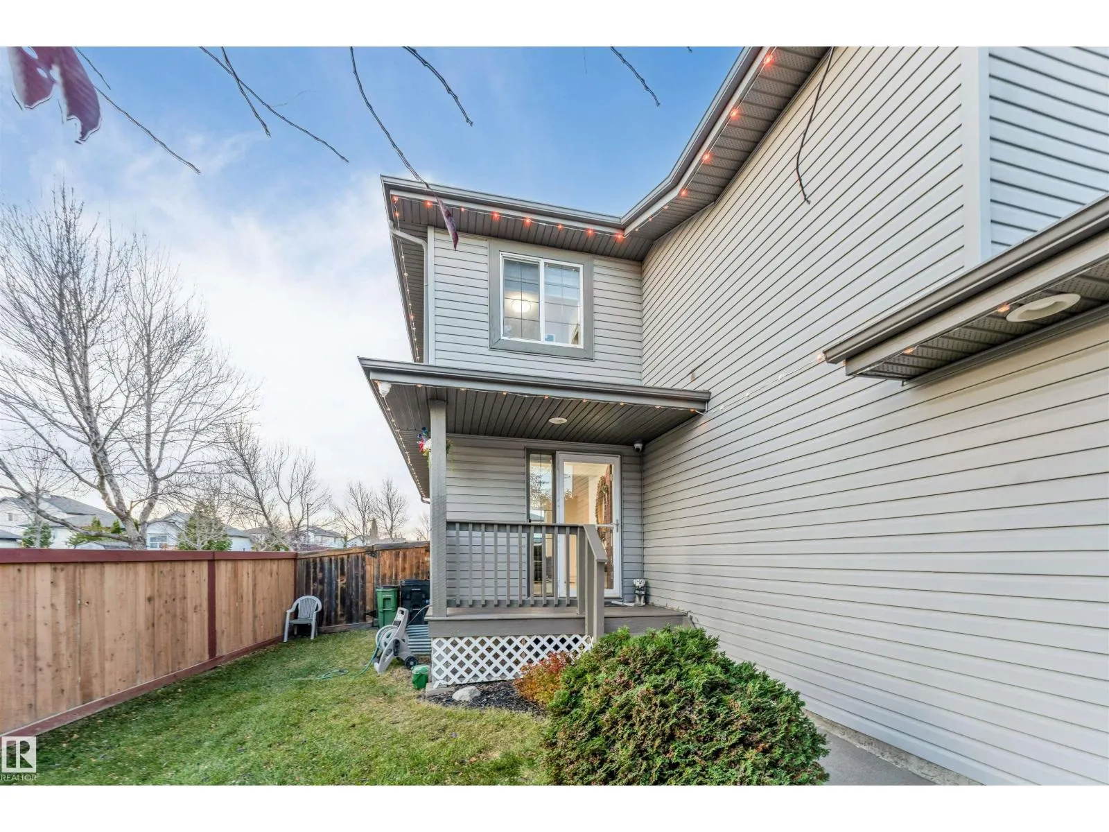 1828 36 AV NW