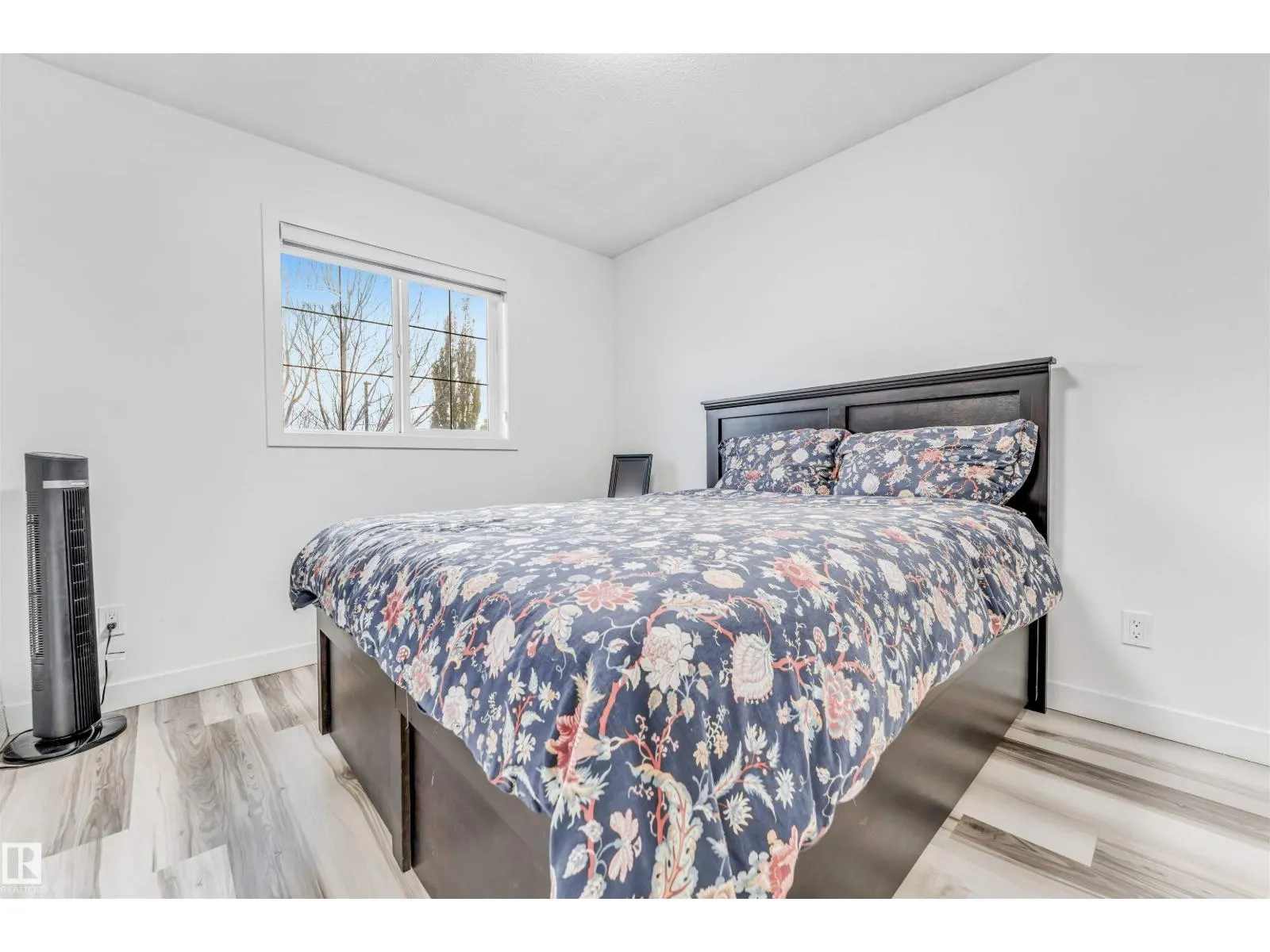 1828 36 AV NW