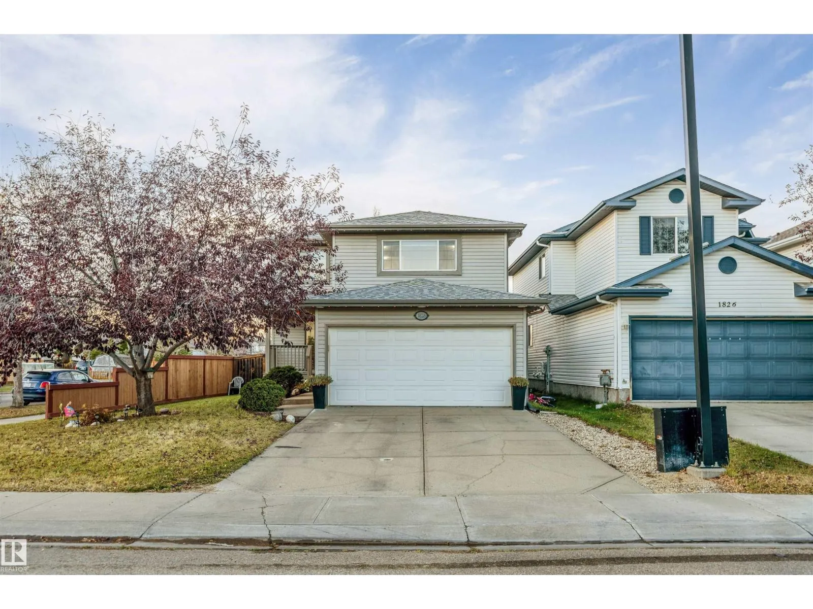 1828 36 AV NW