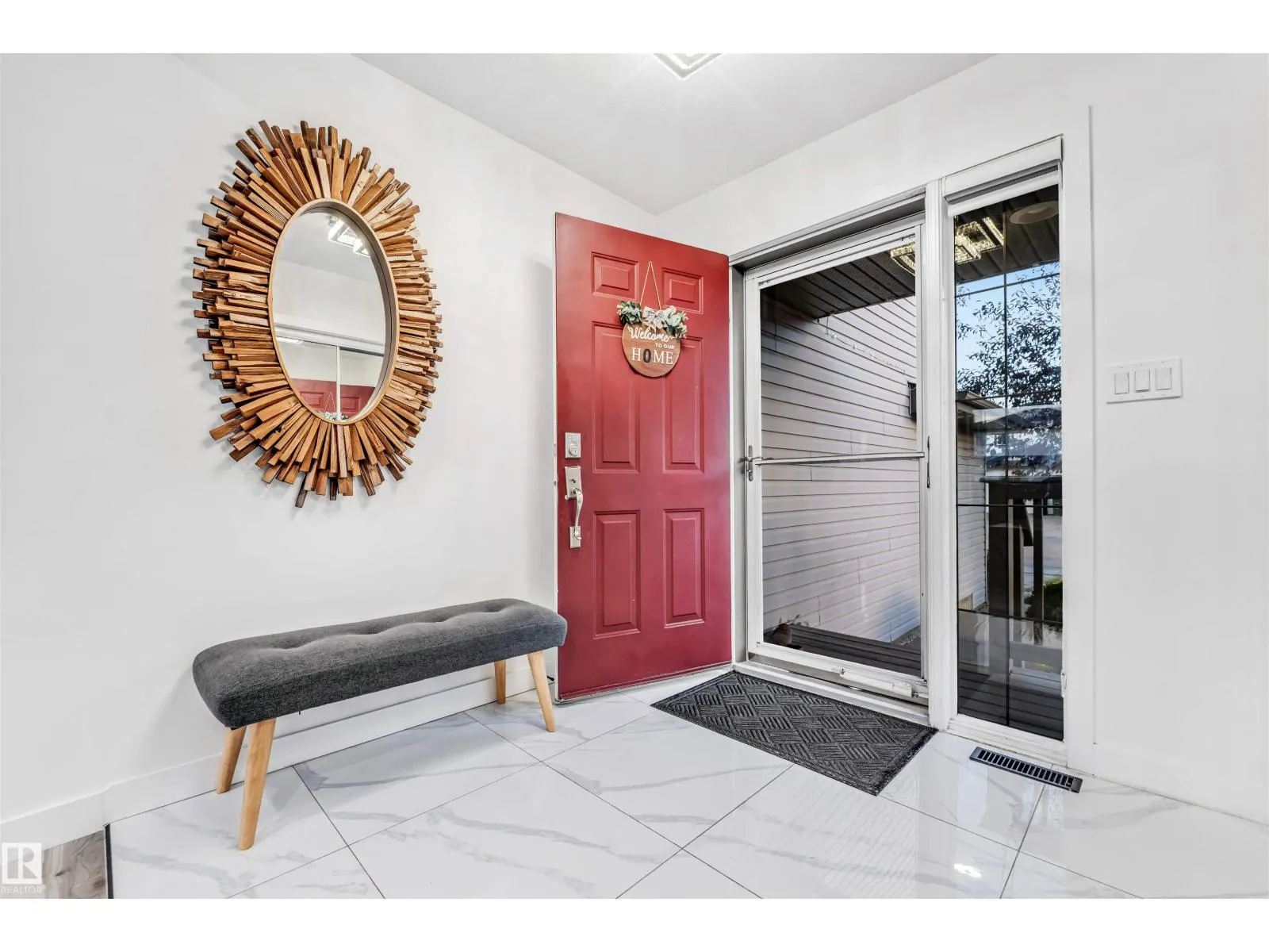1828 36 AV NW