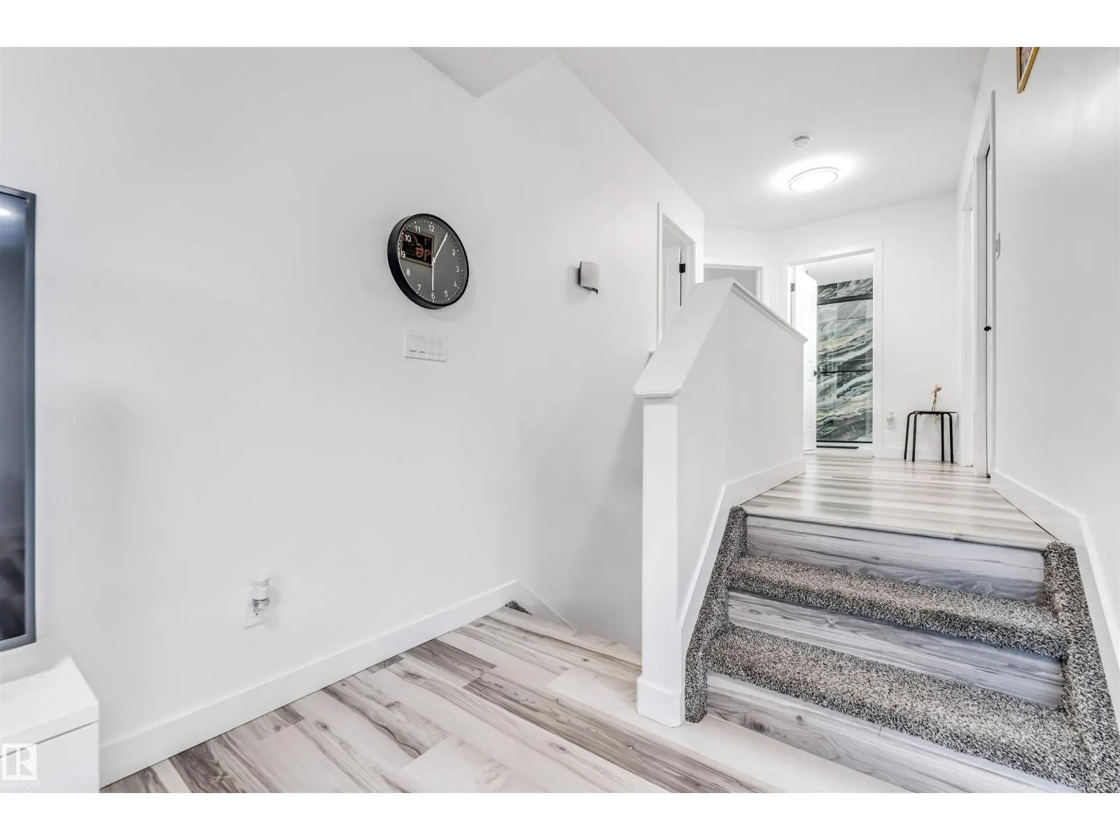 1828 36 AV NW