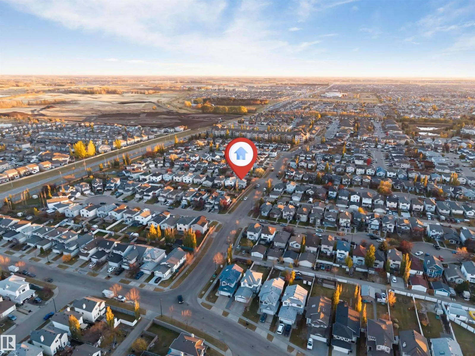 1828 36 AV NW