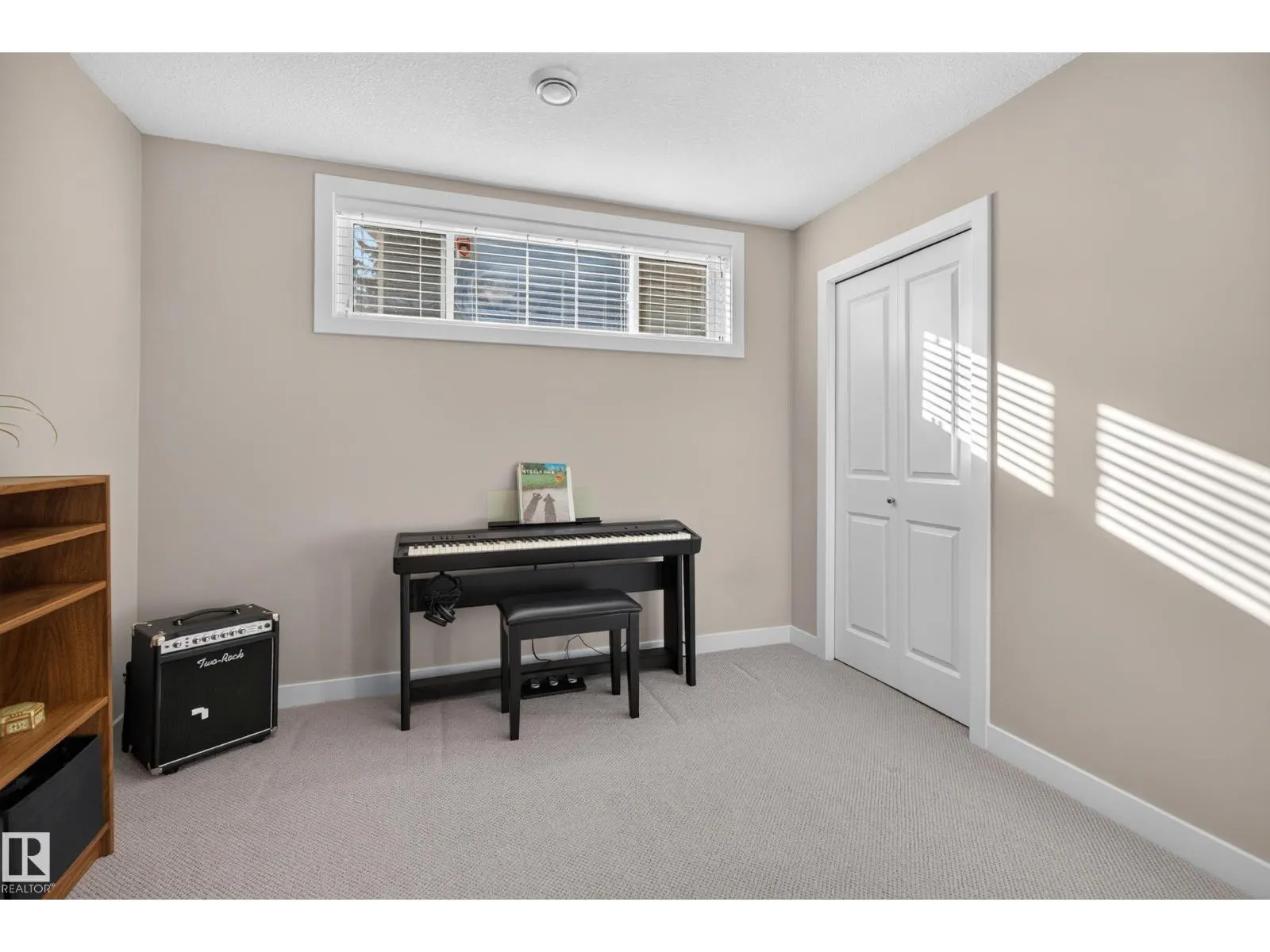 7704 102 AV NW NW