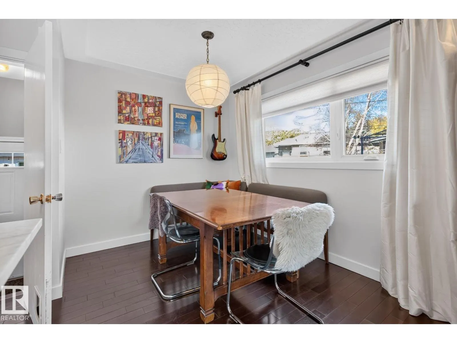 7704 102 AV NW NW