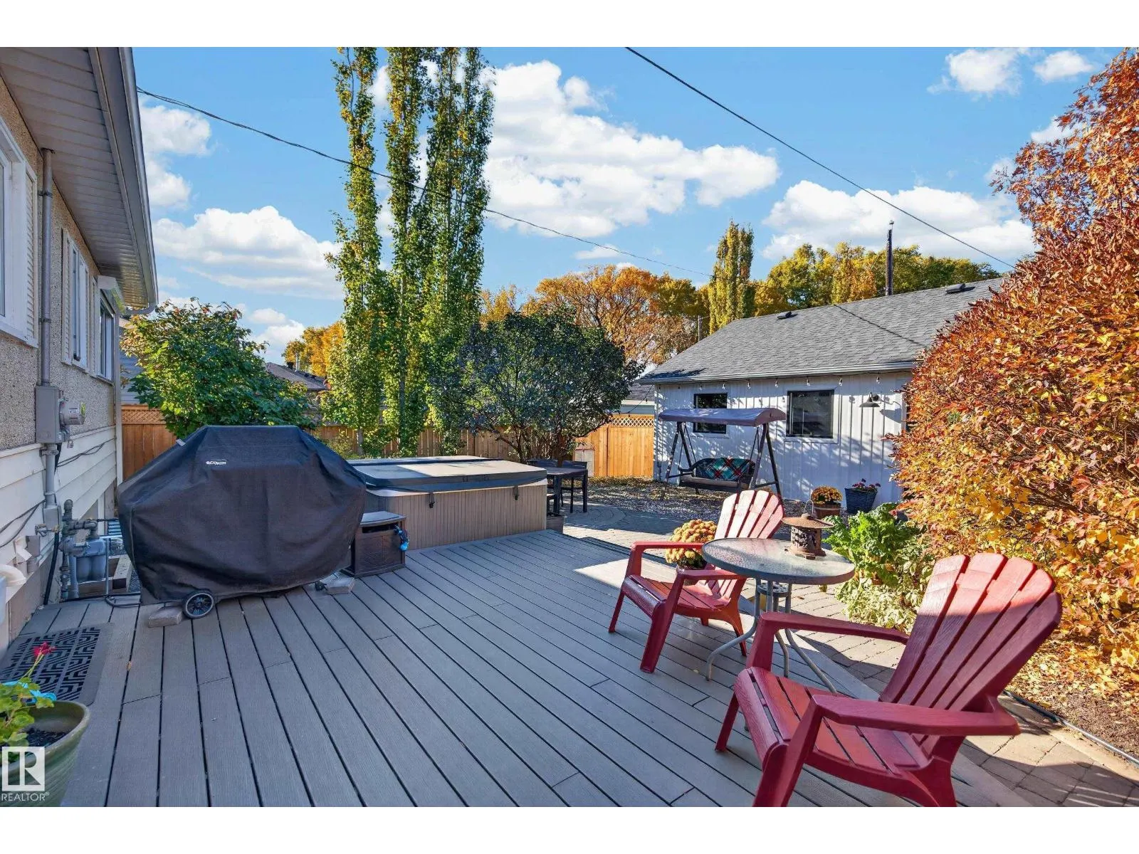 7704 102 AV NW NW