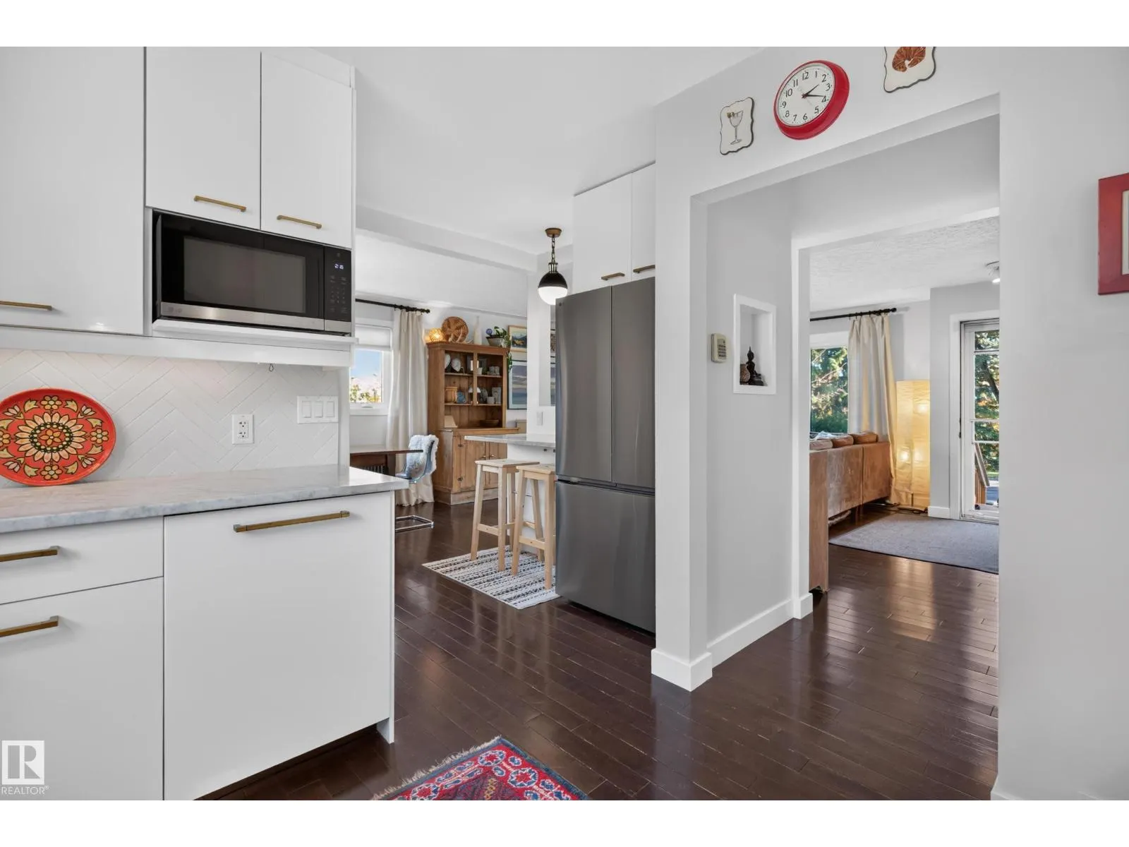 7704 102 AV NW NW