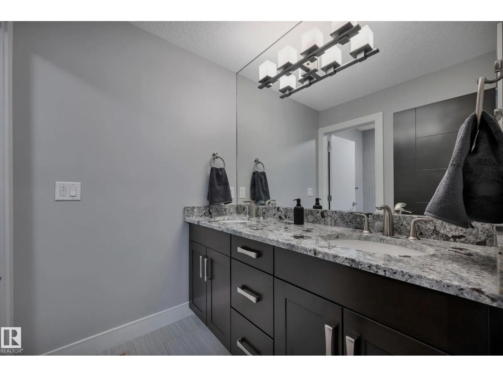 4431 KENNEDY CV SW