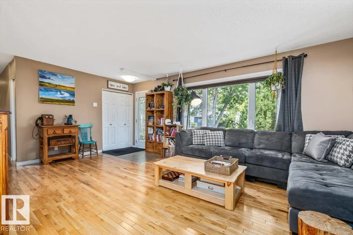 9212 93 ST