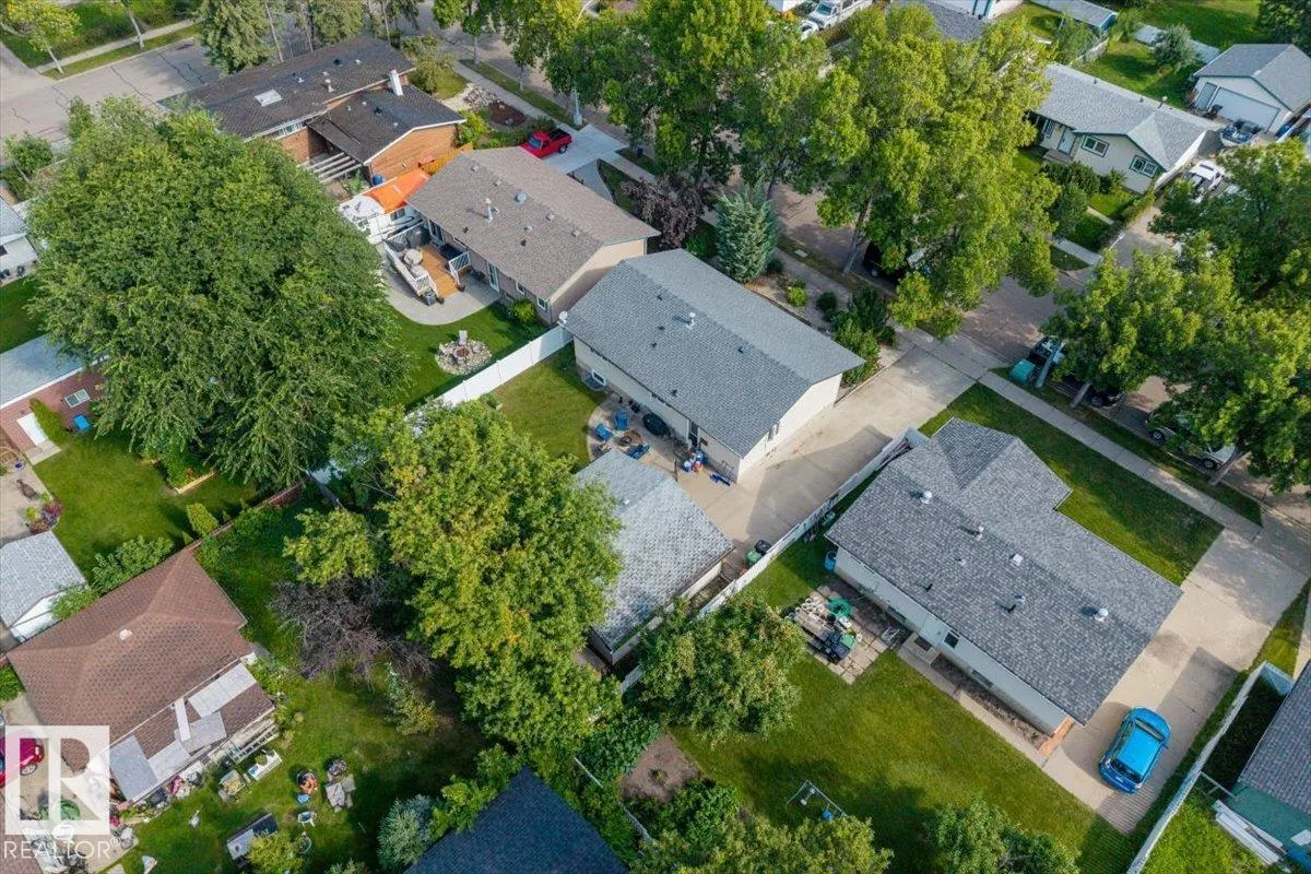 9212 93 ST