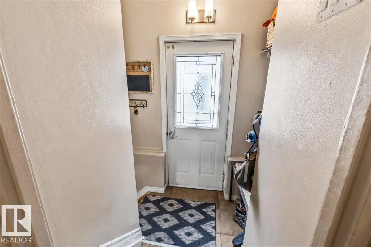 9212 93 ST