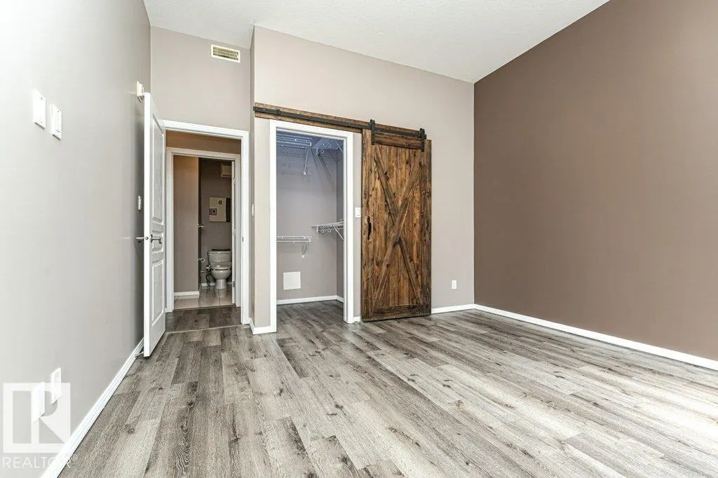 #404 10531 117 ST NW