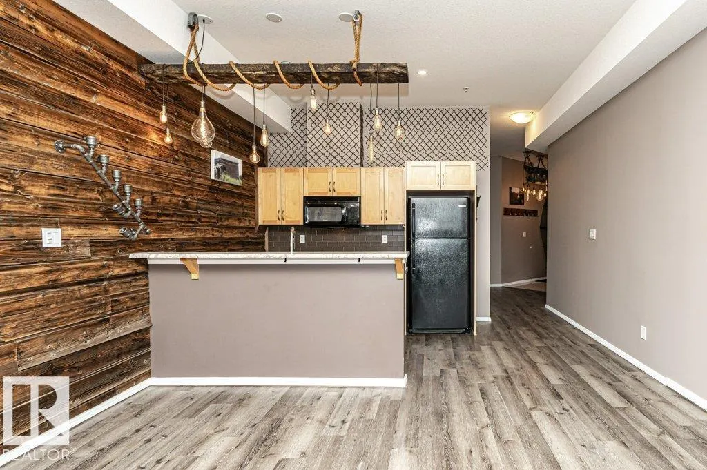 #404 10531 117 ST NW